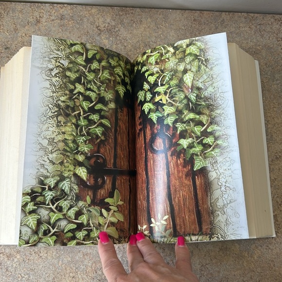 The Chronicles of Narnia- The Original Novels by C.S. Lewis all in one book - Picture 5 of 5